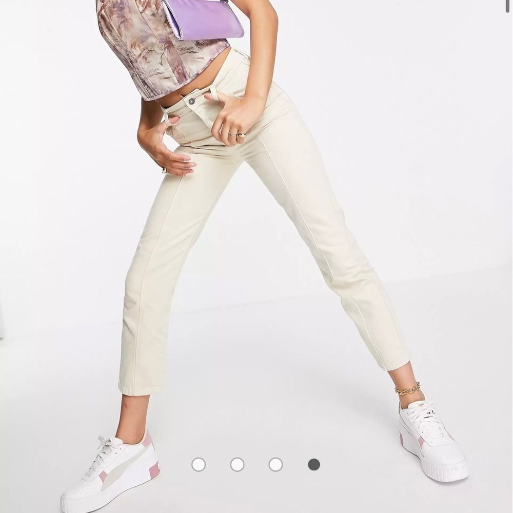 ASYOU slim mom jean in bone white. Size W30- NEW